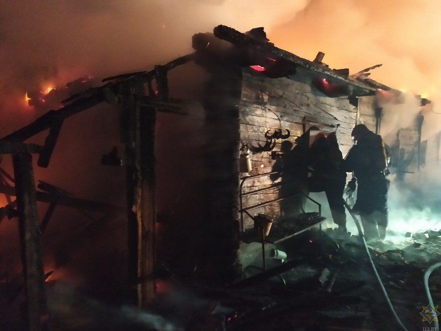 В Пинском районе на пожаре погибли два человека