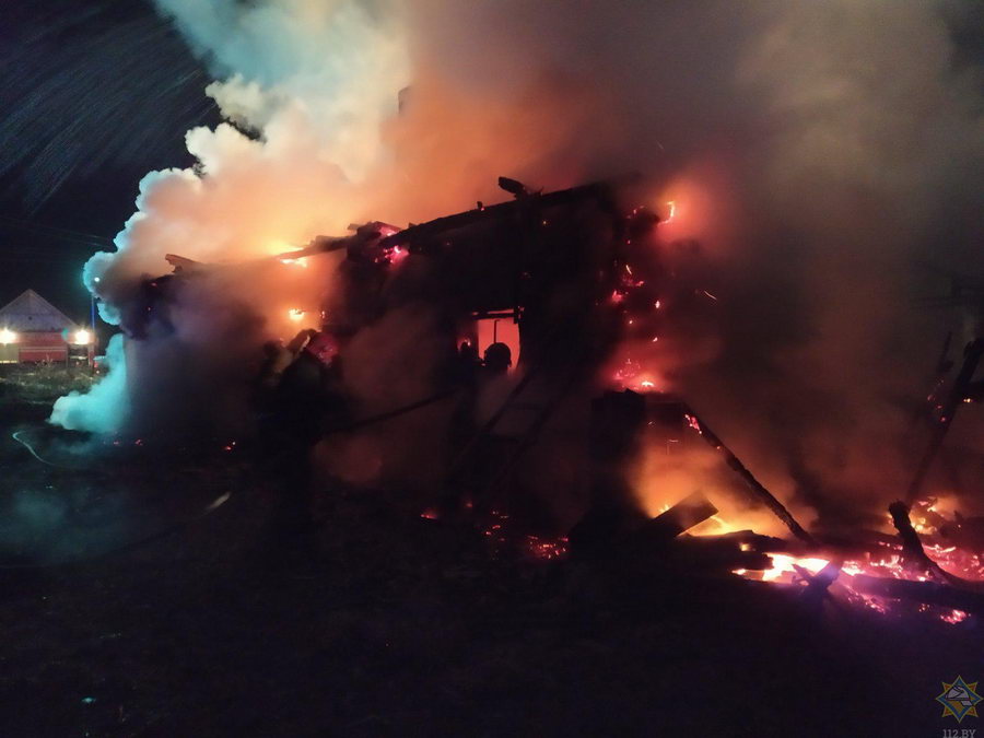 В Пинском районе на пожаре погибли два человека