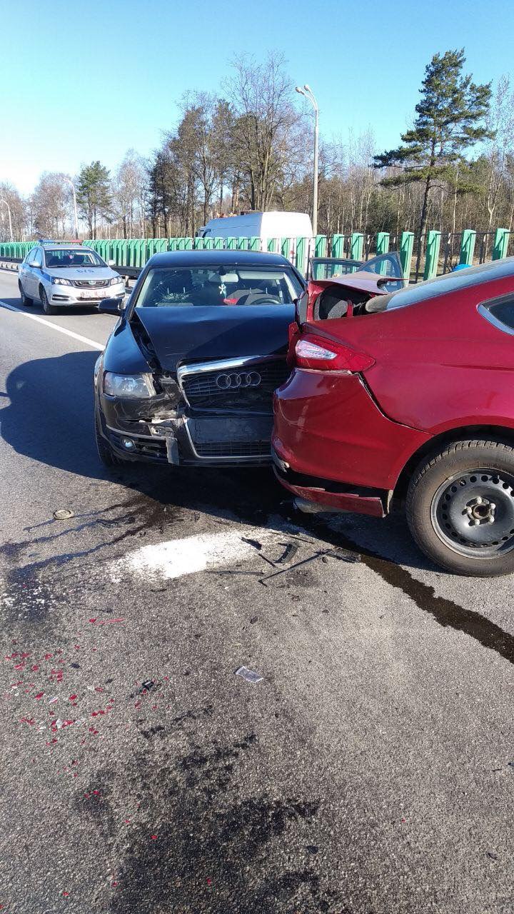 Несколько автомобилей столкнулись на Могилевском шоссе