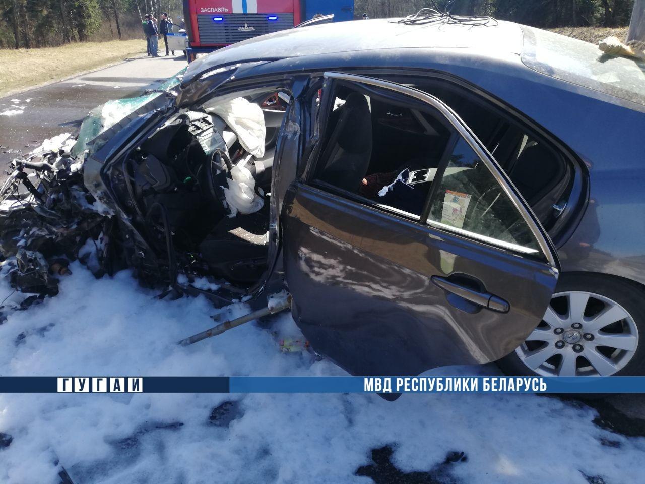 Пожилой водитель влобовую врезался в МАЗ под Минском