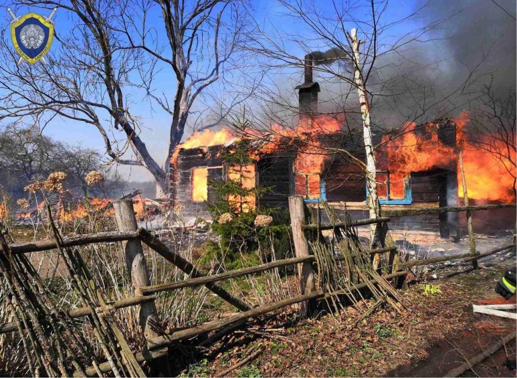 В Щучинском районе пенсионер жег траву – сгорело 20 домов