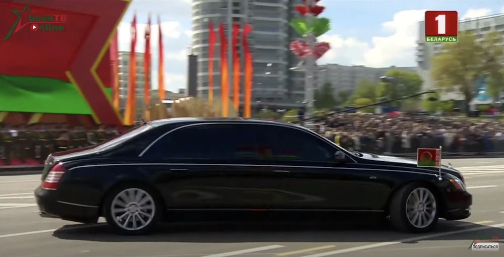 Александр Лукашенко приехал на парад на Maybach 62S