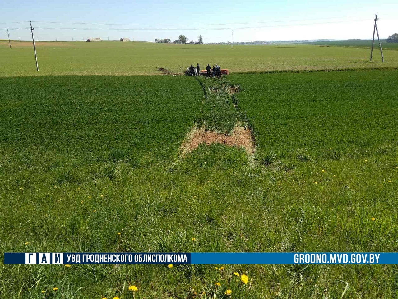 Водитель грузовика вылетел через лобовое стекло после ДТП под Гродно