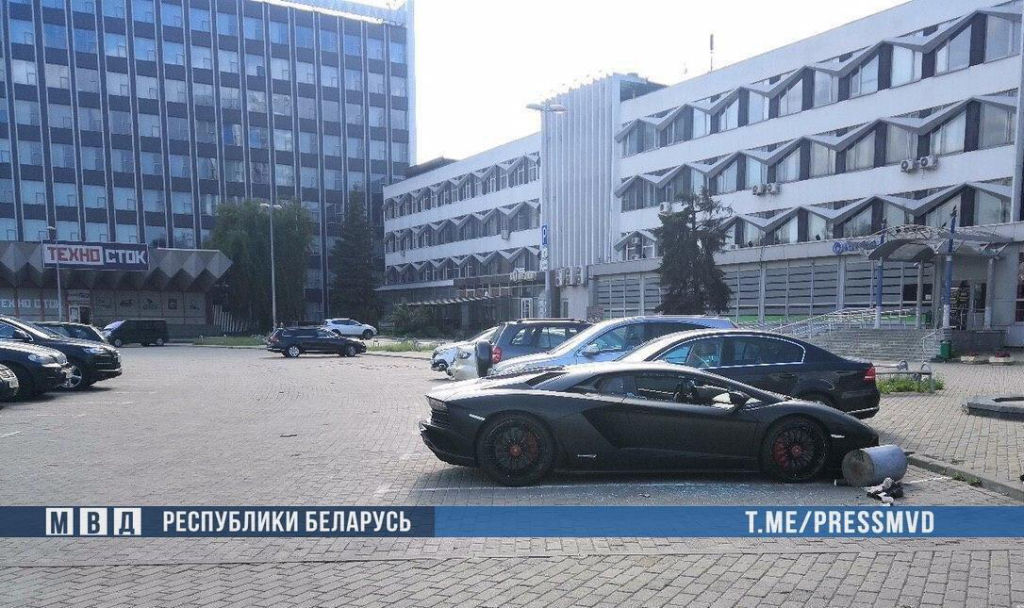Пьяный россиянин разгромил Lamborghini Aventador в Минске