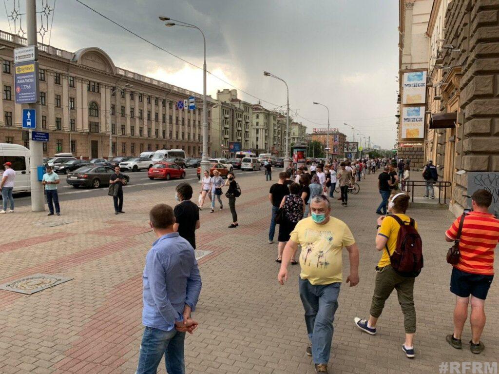 В Минске проходит пикет солидарности с задержанными