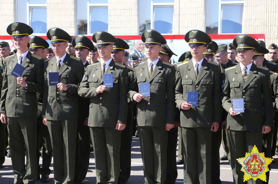 444 офицера получили дипломы об окончании Военной академии