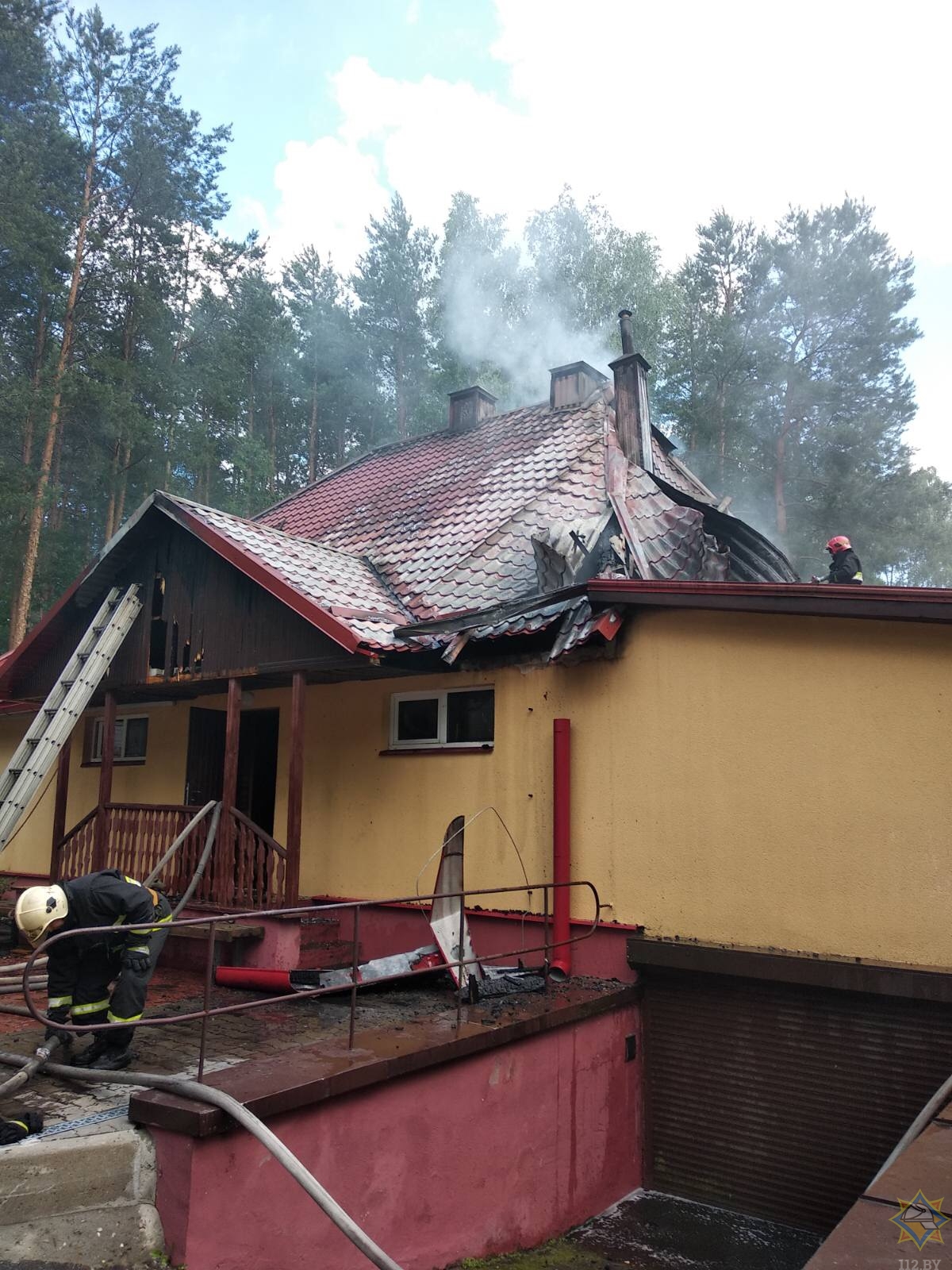 Спасатели ликвидировали пожар на базе отдыха в Брестском районе