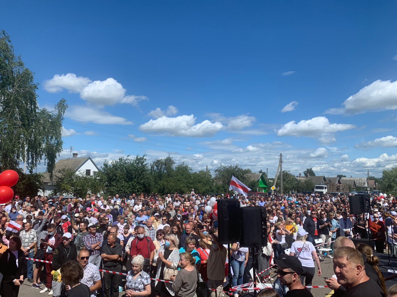 Около тысячи человек пришло на митинг Тихановской в Глубоком