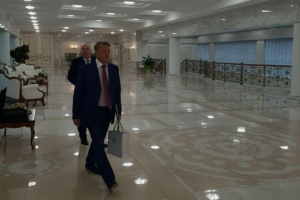 Лукашенко предложил Грефу финансировать крупные проекты в Беларуси