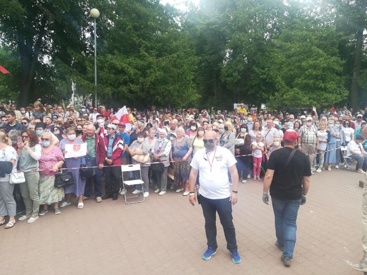 В Орше Тихановская собрала на митинге больше тысячи человек и обратилась к военным