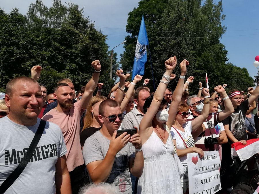 В Жлобине прошел митинг в поддержку Светланы Тихановской
