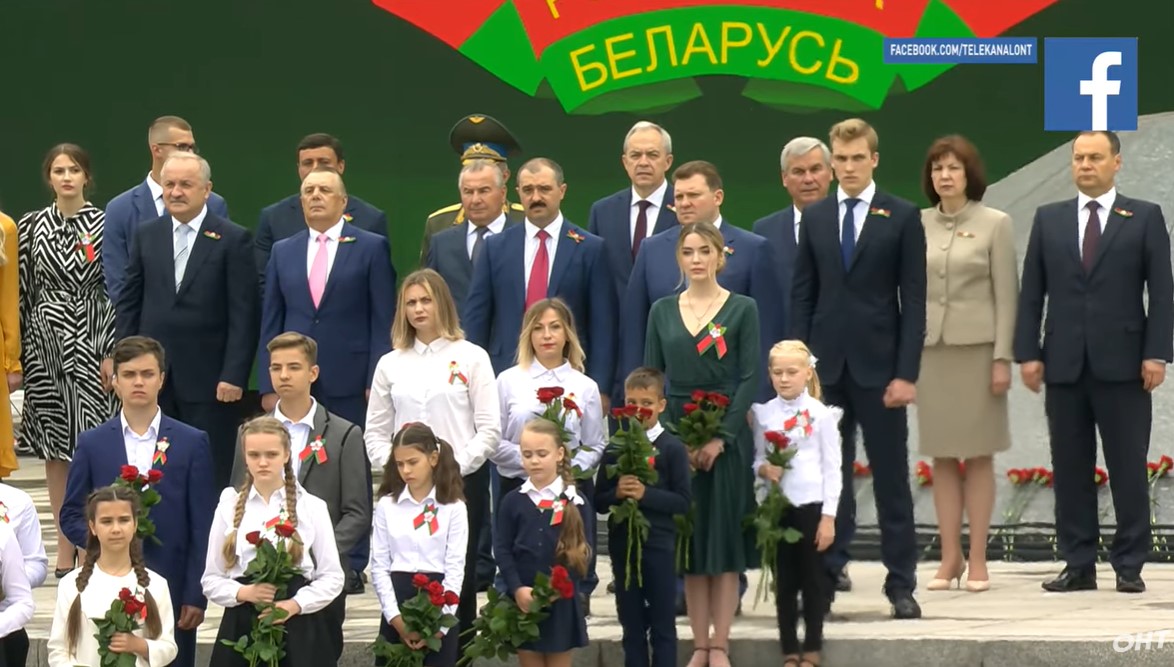 Сыновья, Солодуха, девушки: кто попал в кадр с Лукашенко на Дне независимости