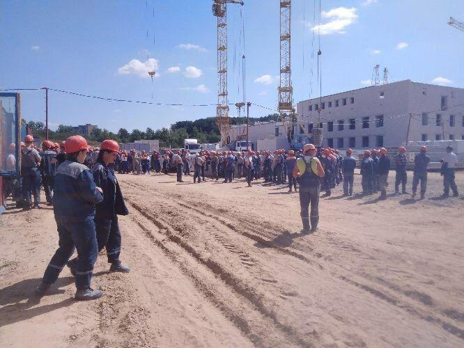 На предприятиях Беларуси начались забастовки и выступления рабочих