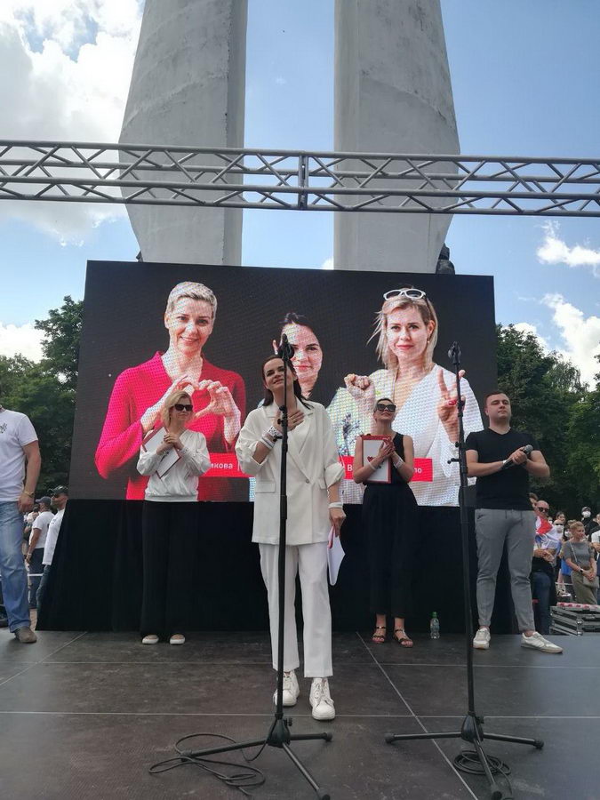 На митинге в Гродно Тихановская выразила солидарность с независимыми СМИ