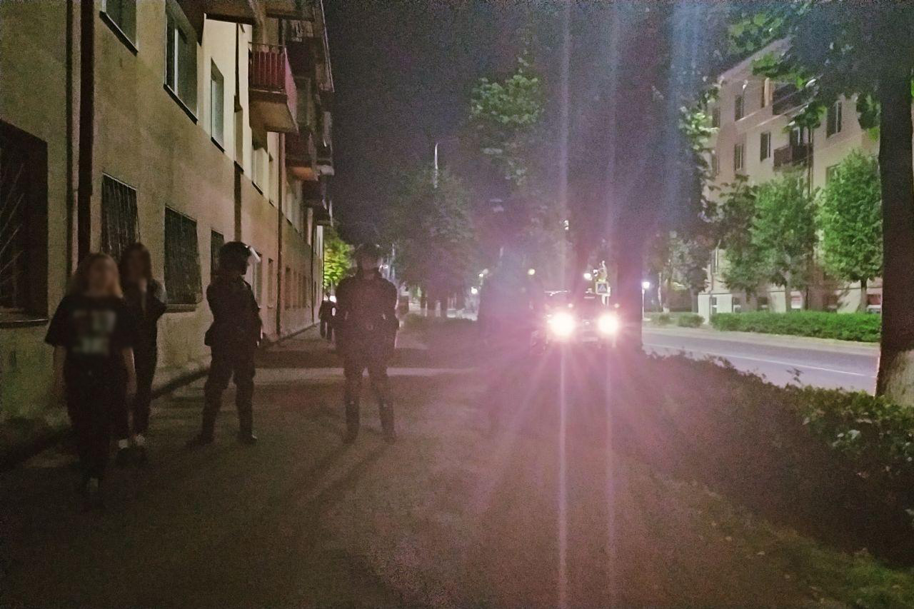 В Бобруйске милиция жестко разогнала гуляющих людей: видео