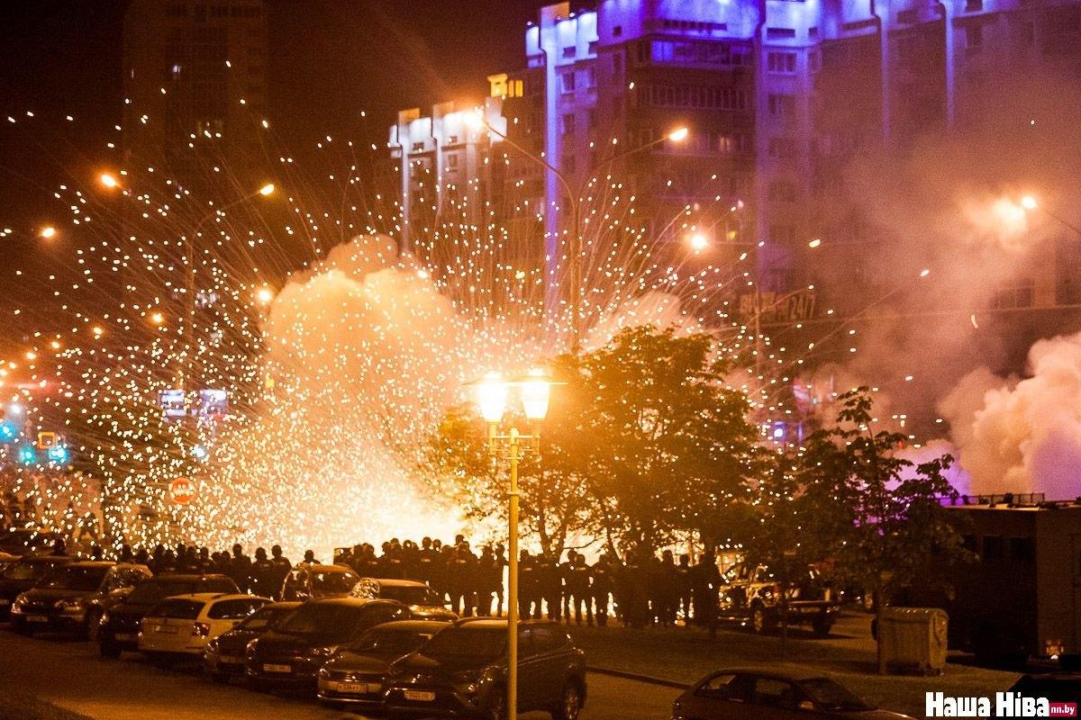 Что происходило в Минске в ночь после выборов: фото и видео