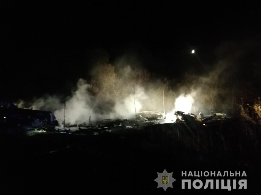 Под Харьковом разбился военный самолет с курсантами