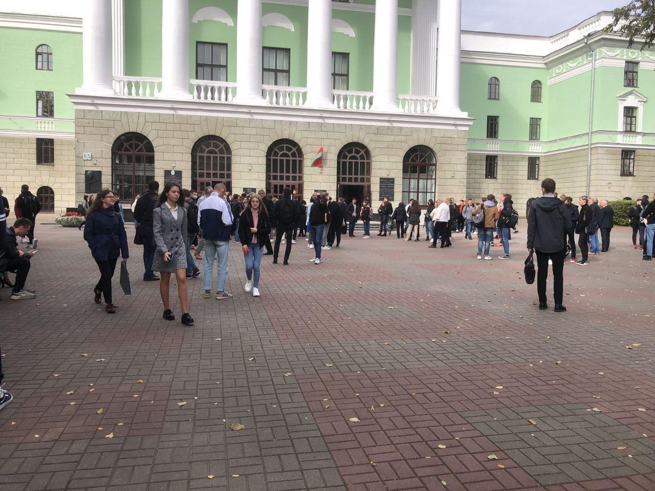 Студенты вузов Беларуси вышли на акции протеста