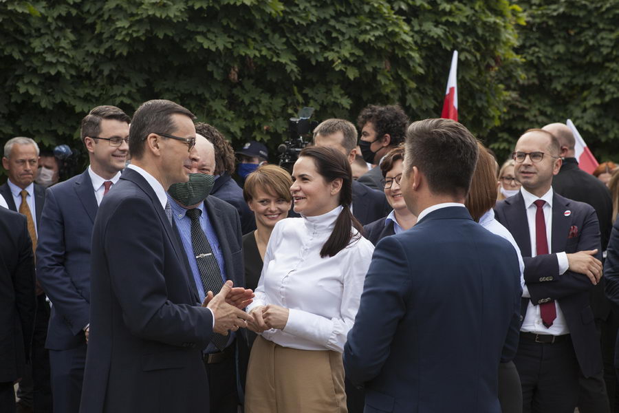 Тихановская встретилась с премьер-министром Польши и беларусами Варшавы (фото)