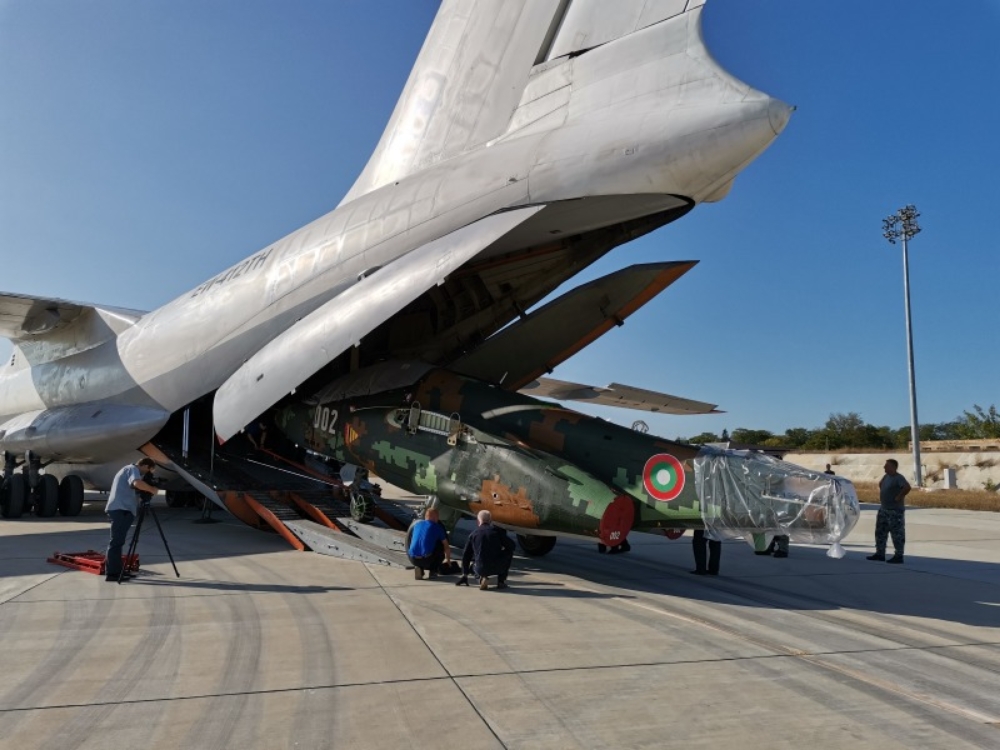 Первые отремонтированные в Беларуси Су-25 прибыли в Болгарию