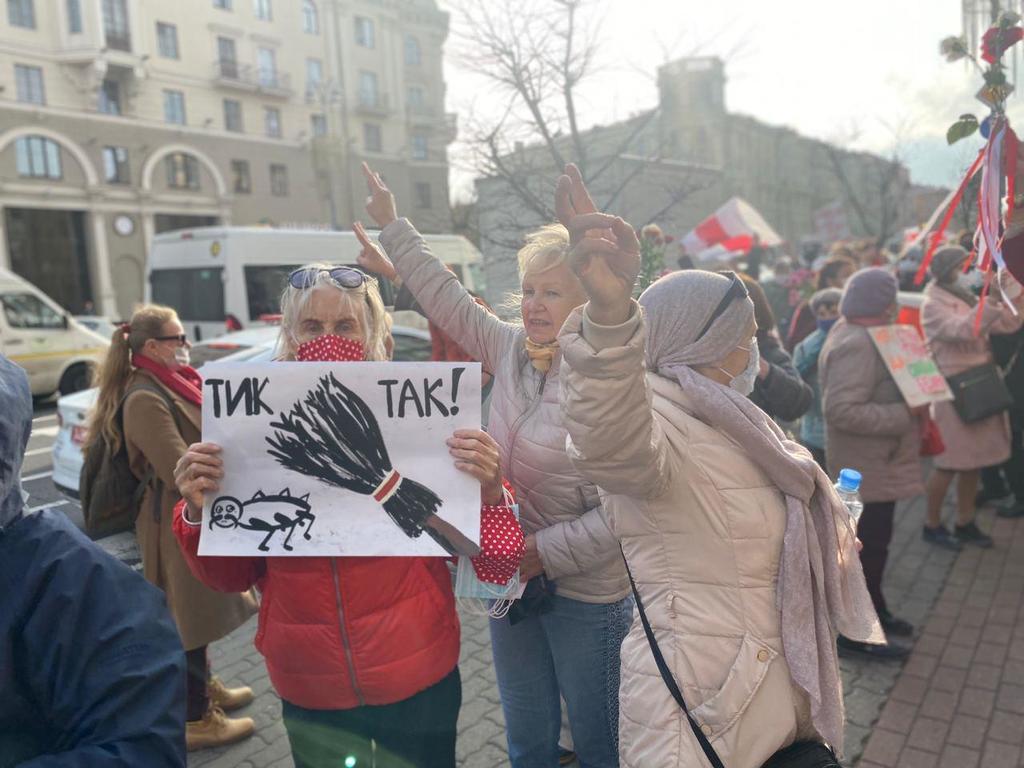 Студенты и пенсионеры вышли на акцию протеста