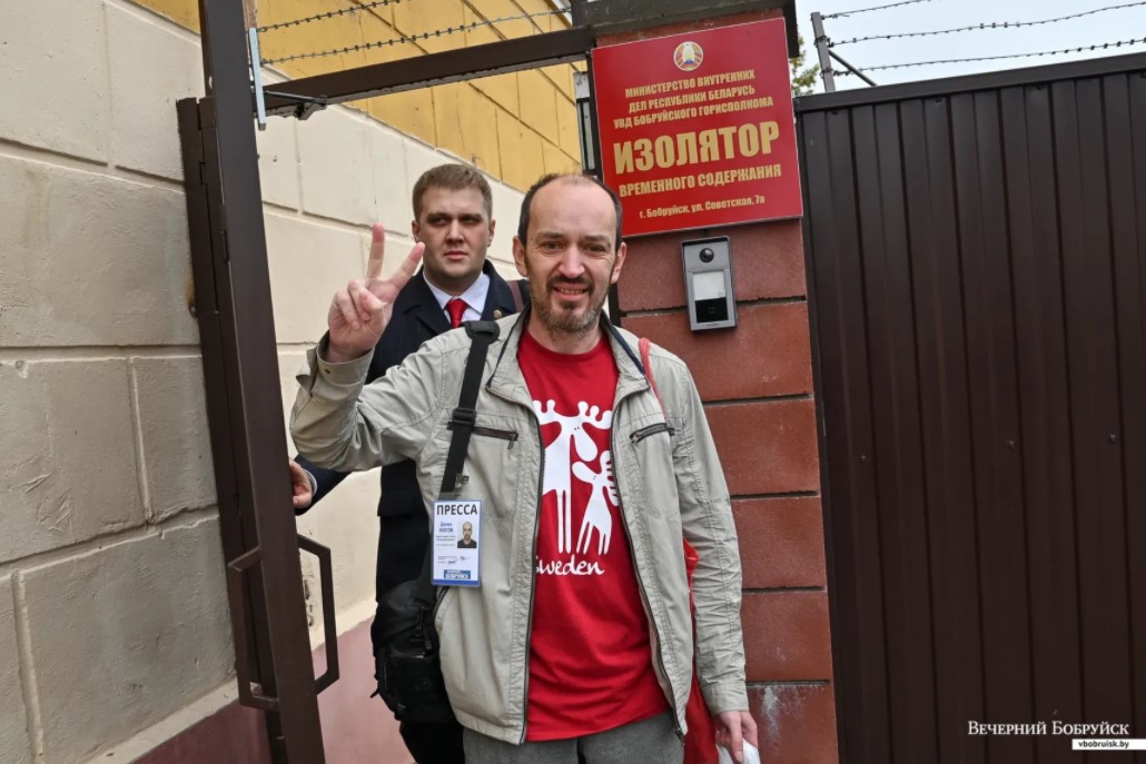 В Бобруйске обыски у журналистов: ищут поджигателя "опорки"