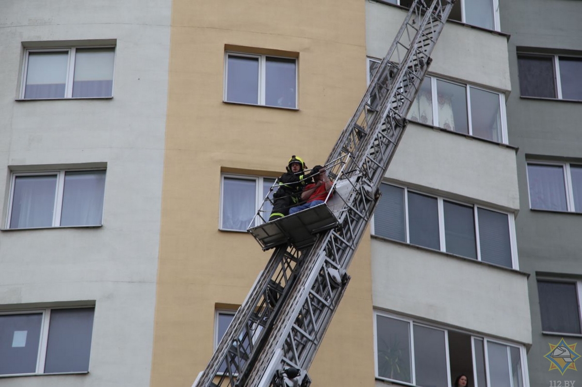 Семью спасли на пожаре в Минске