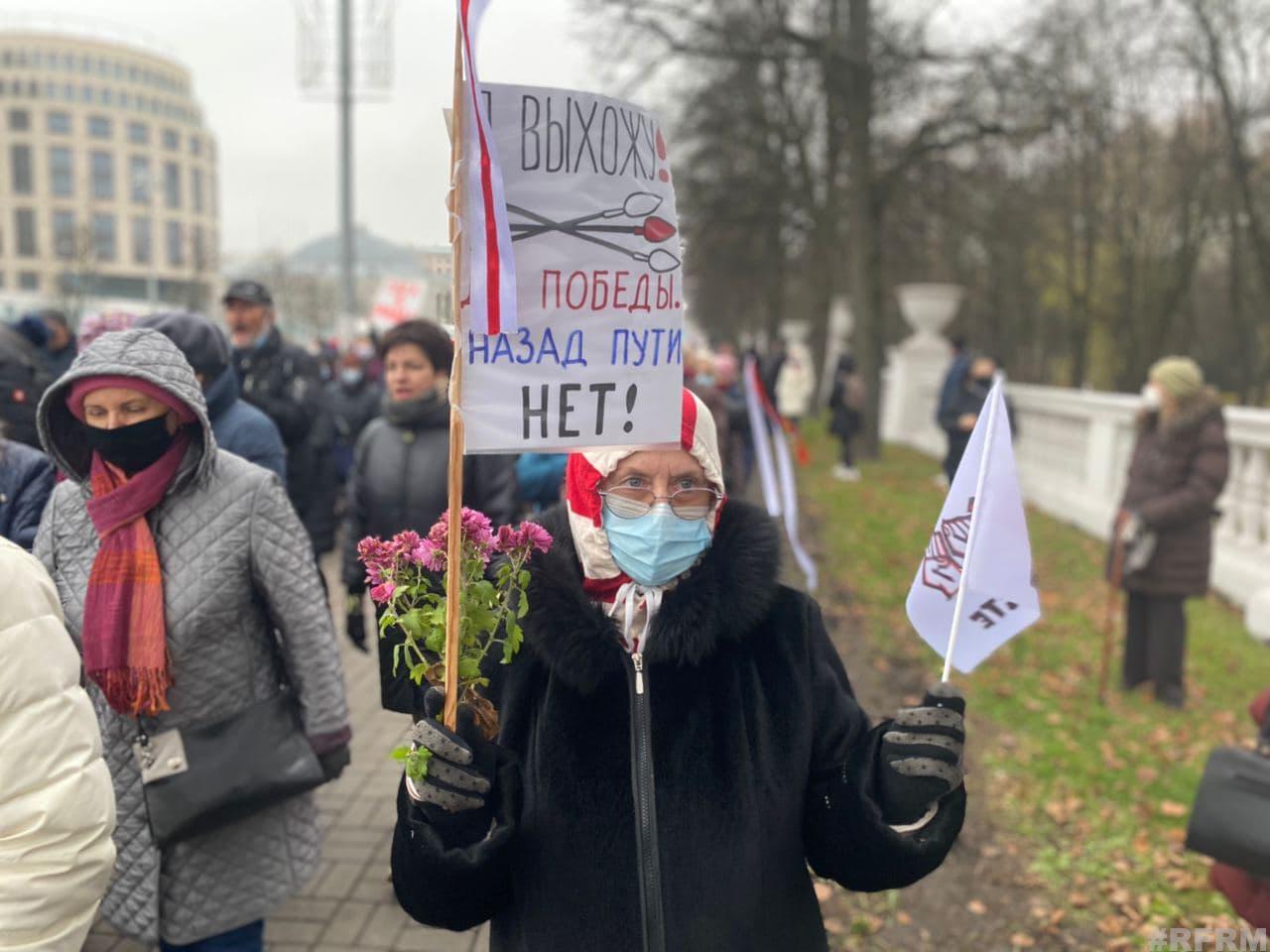 "За что убили Рому?" В Минске проходит Марш пенсионеров