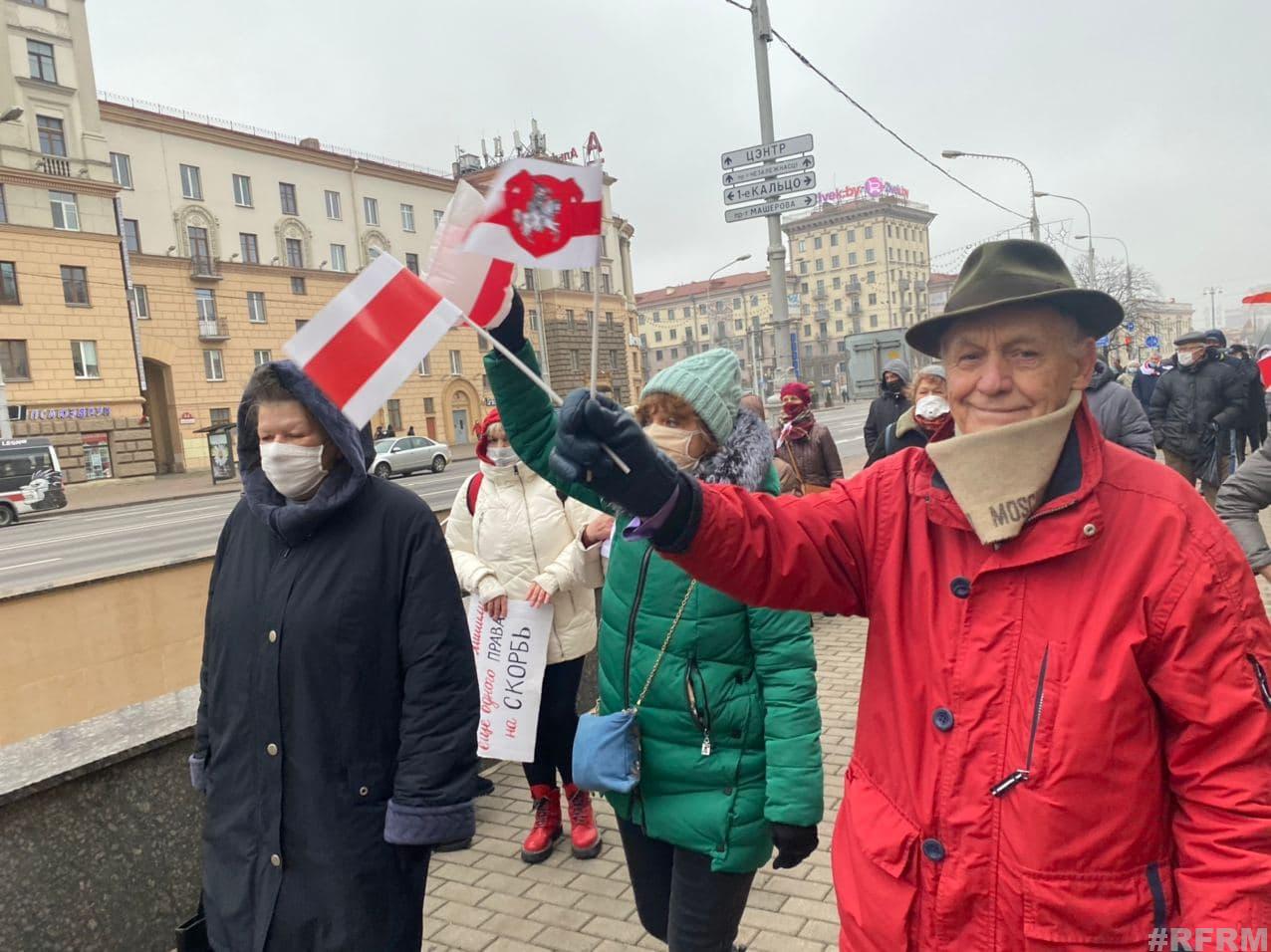 "За что убили Рому?" В Минске проходит Марш пенсионеров