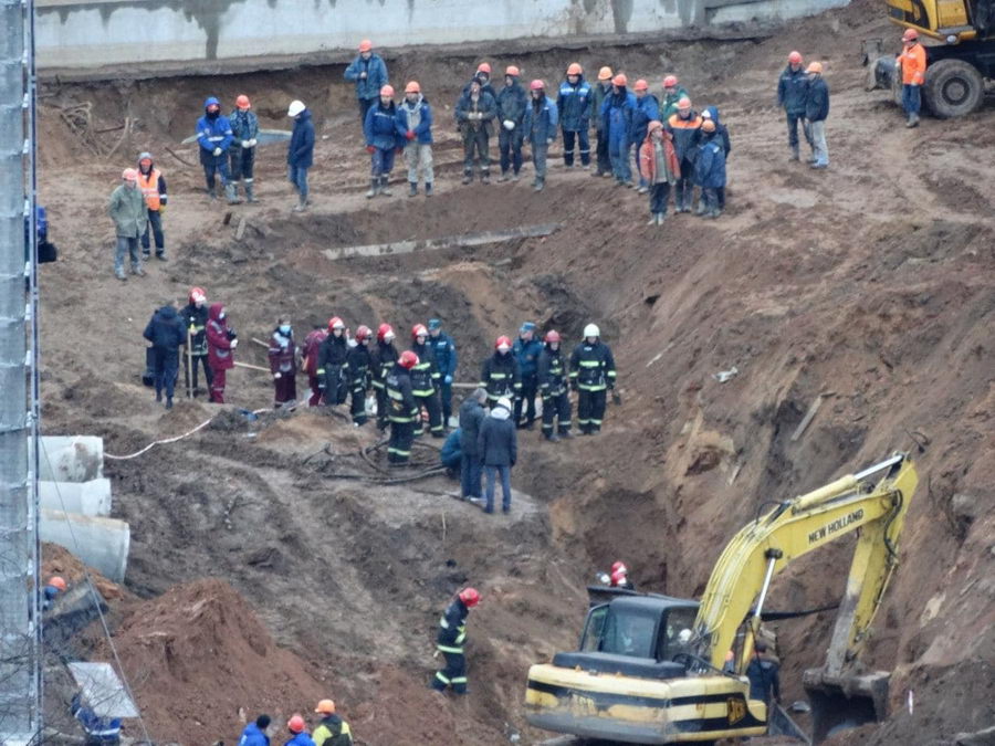 В Минске на стройке засыпало песком двоих рабочих