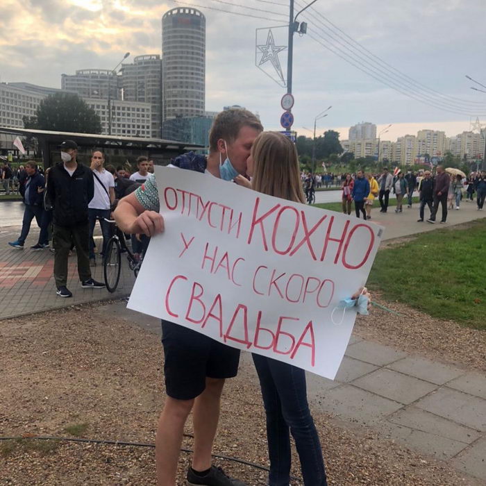 Дмитрий Кохно опубликовал селфи из ИВС на Окрестина