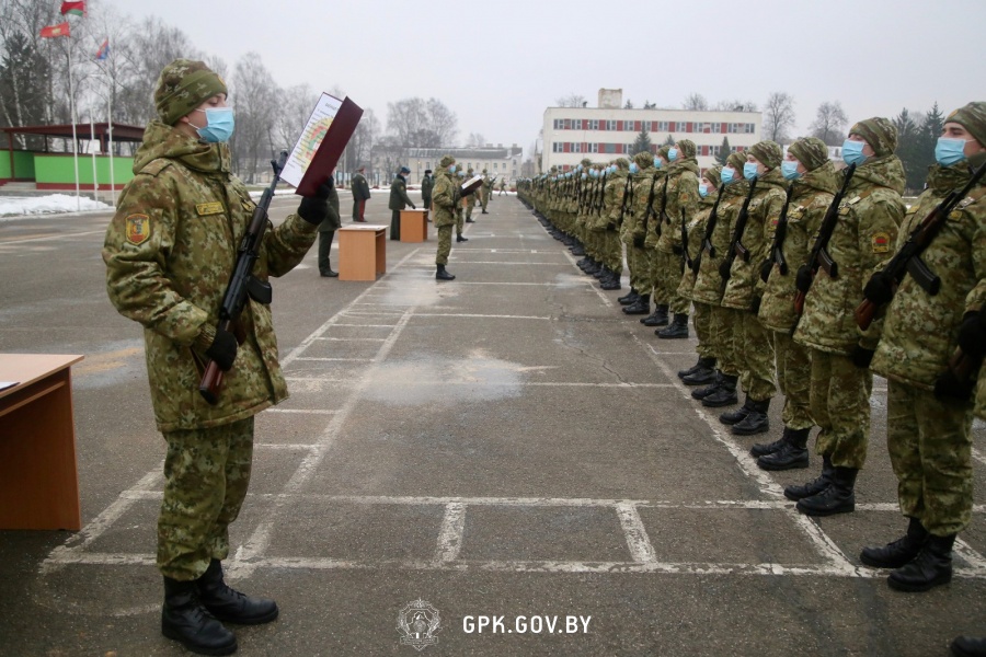 Более 1700 пограничников нового пополнения приняли военную присягу