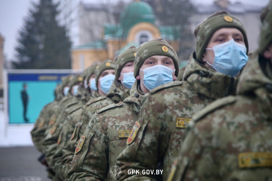 Более 1700 пограничников нового пополнения приняли военную присягу