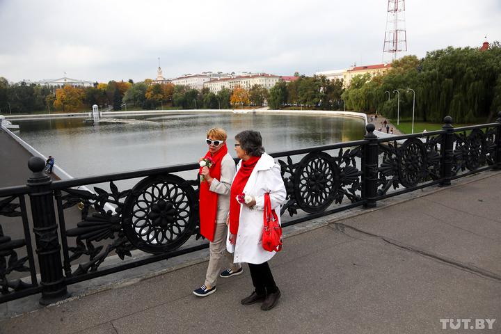 "Не в поле искусства, но в нем оказались": художники и критики назвали самые яркие протестные акции беларусов в 2020 году