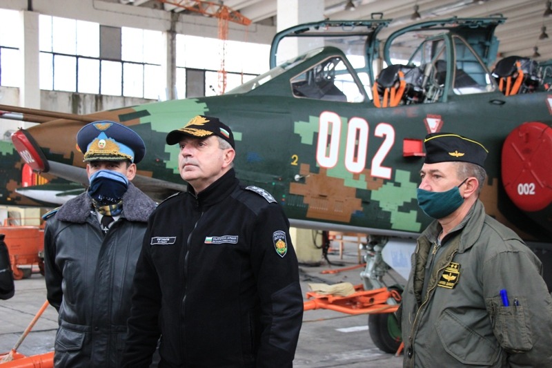 Минобороны Болгарии хочет продолжить модернизировать самолеты в Беларуси