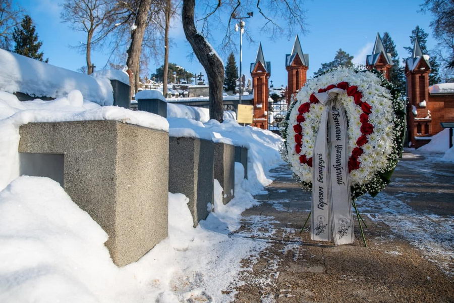 Тихановская и Фишер возложили венки к месту погребения Калиновского