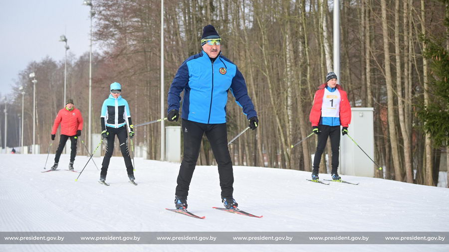 Команда Лукашенко победила в эстафете на "Минской лыжне"