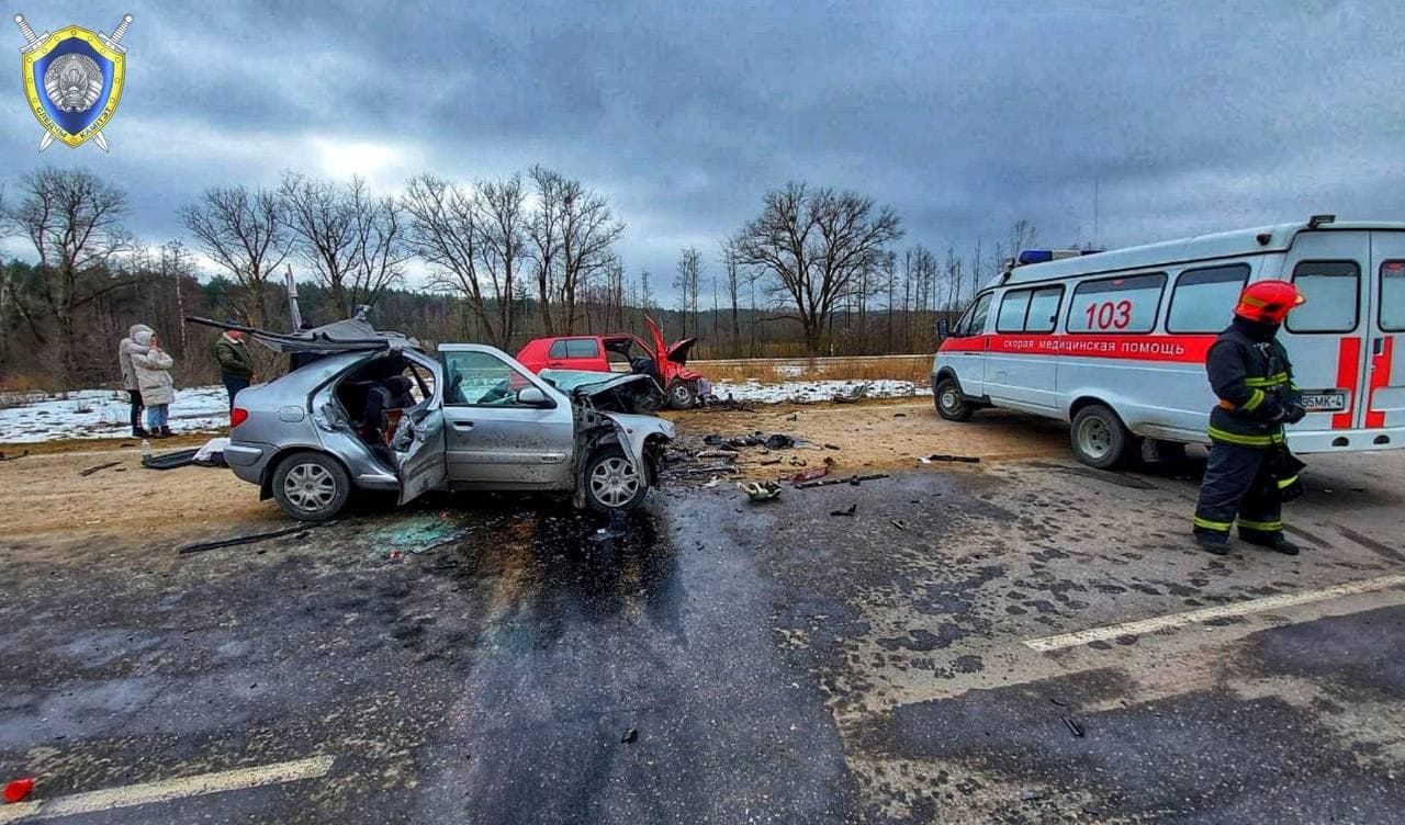 Новорожденный ребенок и двое взрослых погибли в ДТП под Волковыском