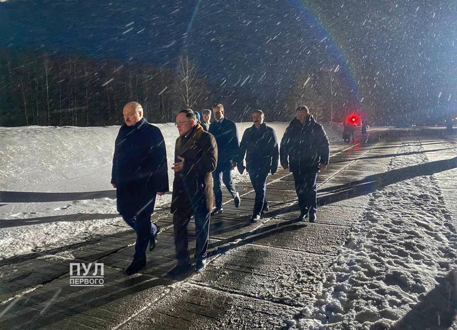 Лукашенко принял участие в митинге-реквиеме в Хатыни