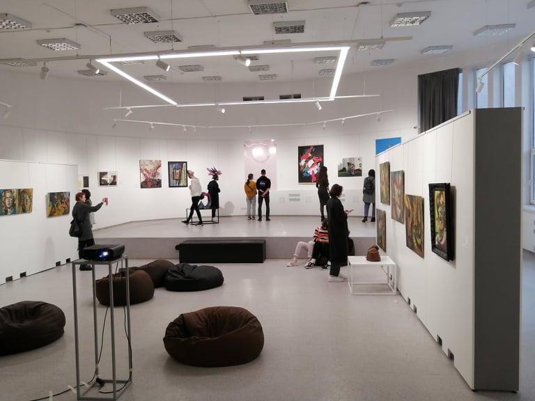 "То, что осталось - уже большое слово": в Минске открылась выставка-оммаж художнику Захару Кудину