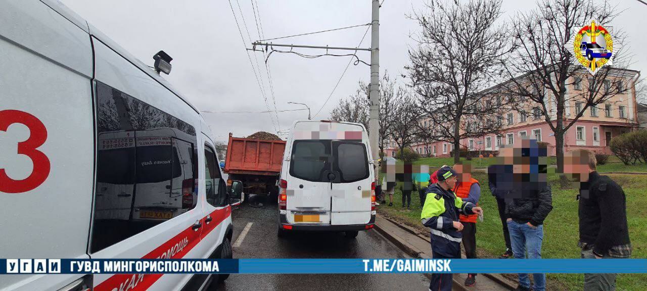 Две пассажирки пострадали в ДТП с маршруткой на Партизанском проспекте