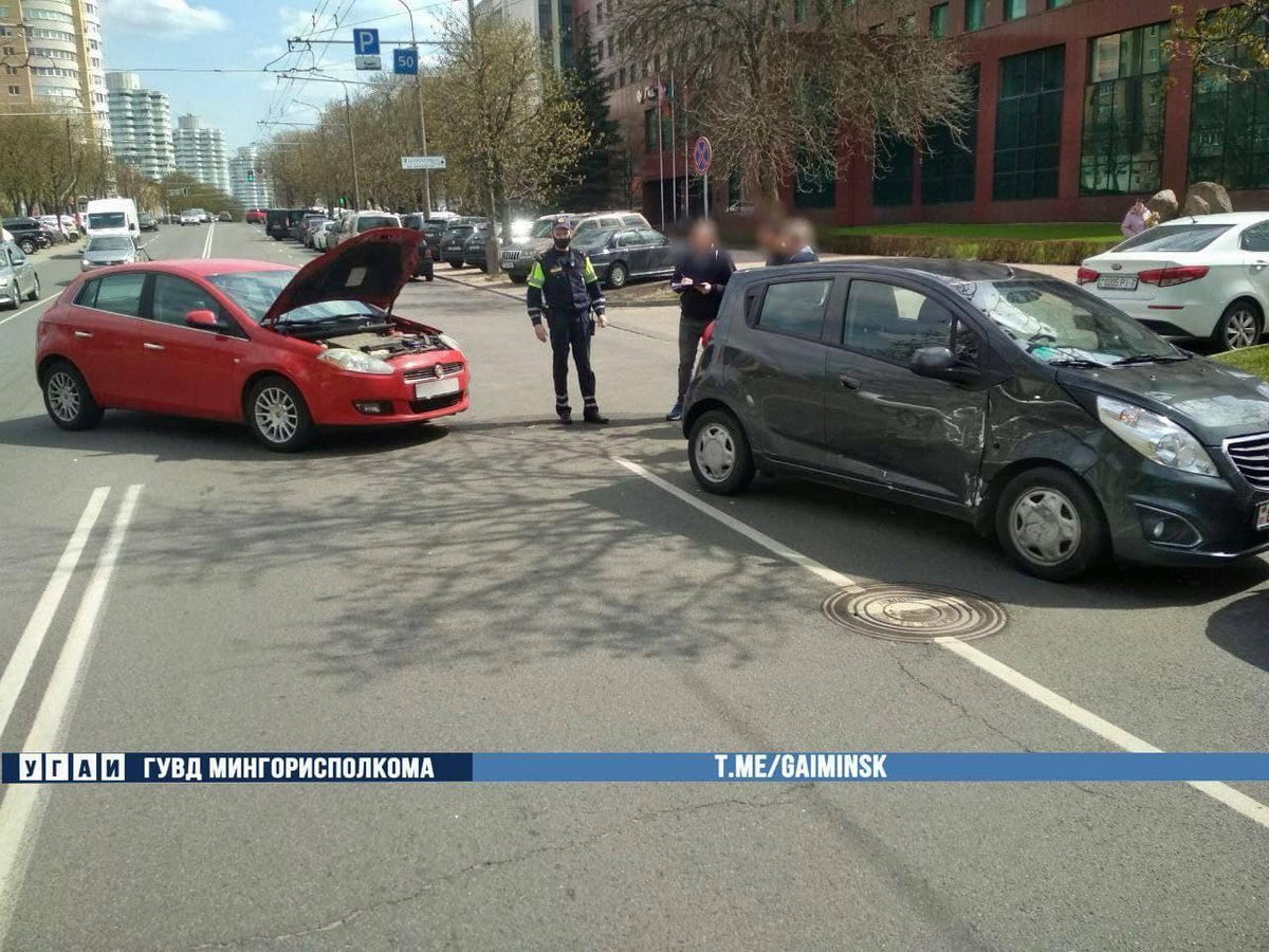 На улице Веры Хоружей в Минске произошло тройное ДТП