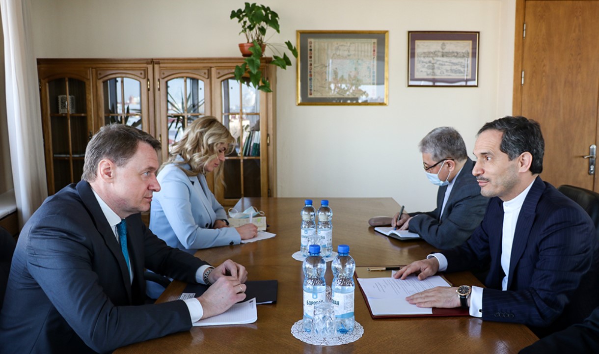 Замглавы МИД Беларуси встретился с послом Ирана
