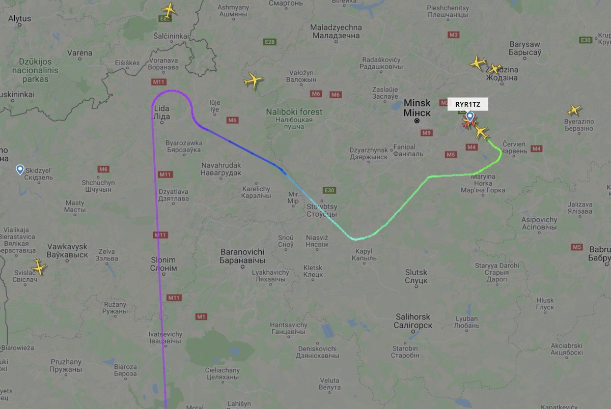 Рейс, летевший из Афин в Вильнюс, неожиданно сел в Минске
