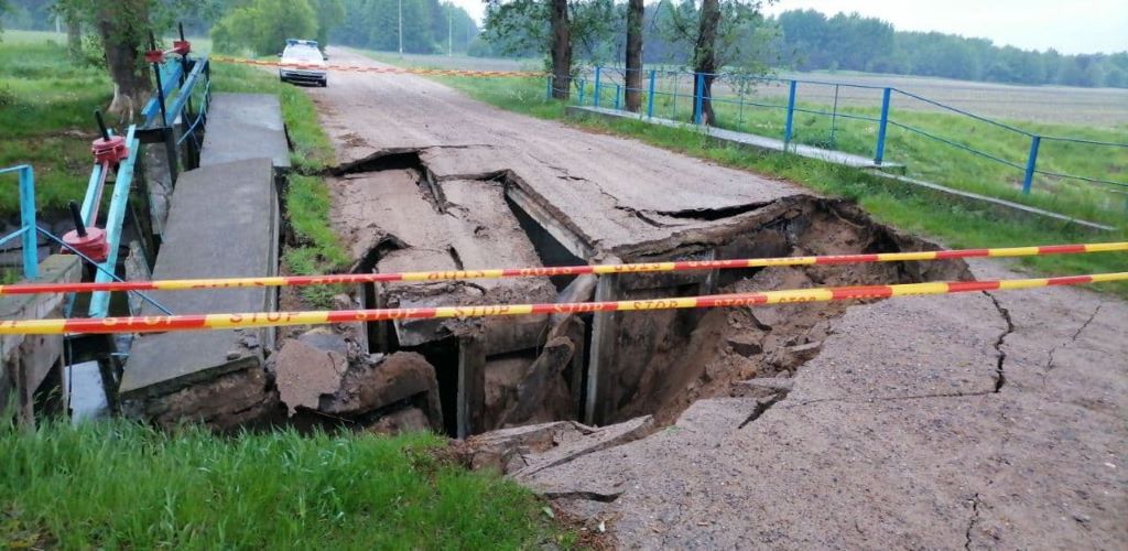 Мост через реку обрушился в Пружанском районе