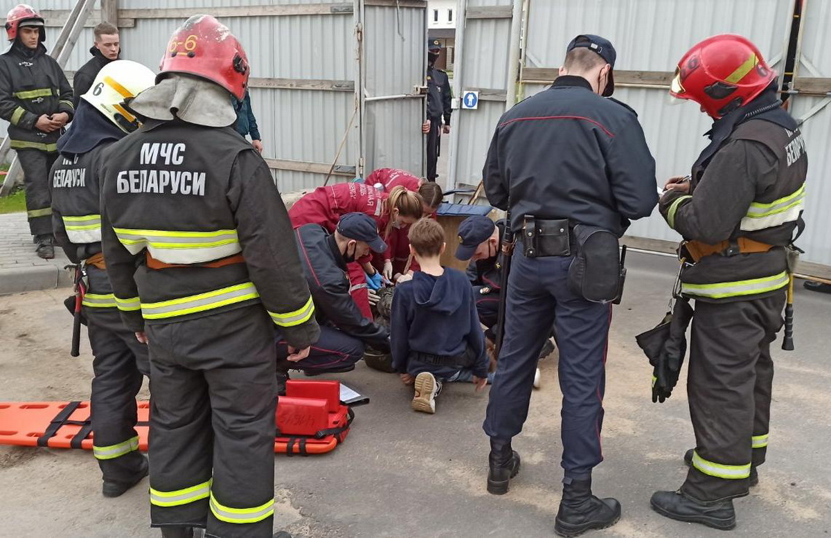 Бетонный блок упал на ребенка в Минске