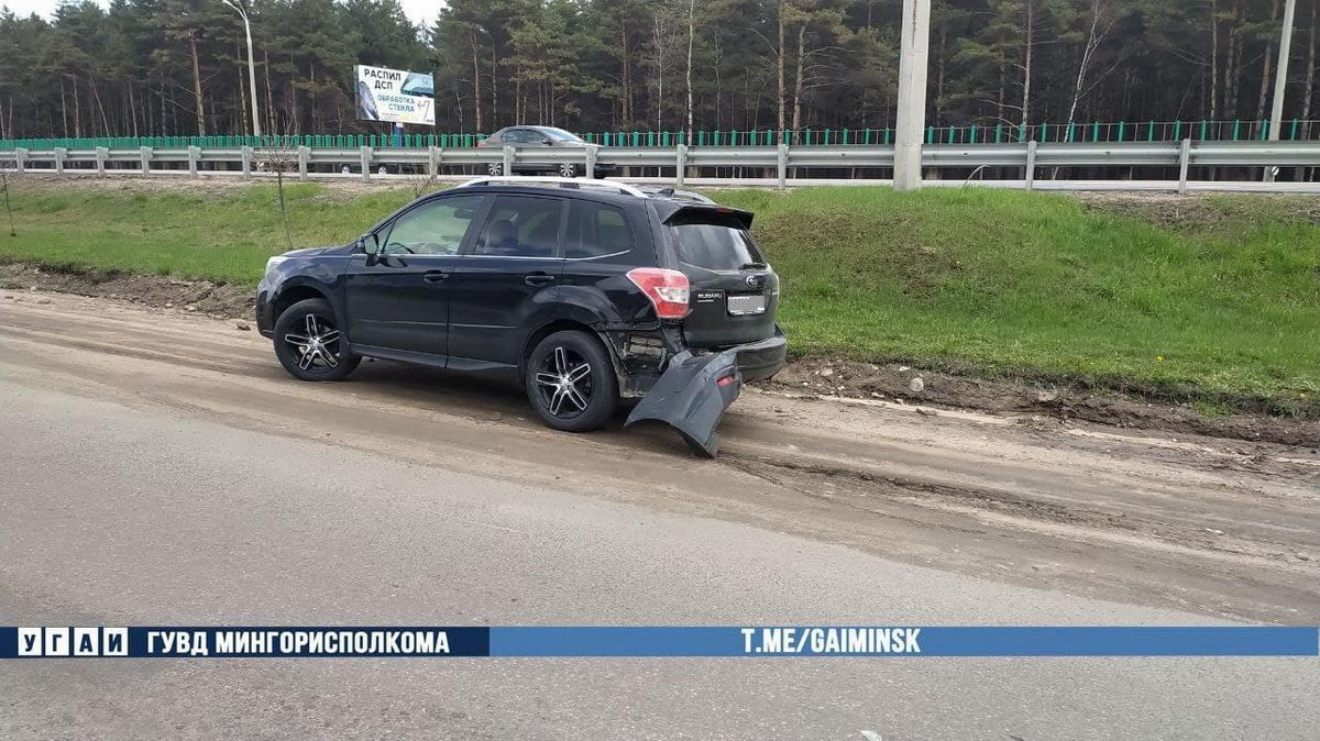 На МКАД столкнулись Subaru и Citroen