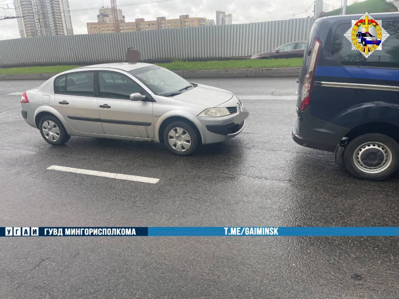 На Аранской столкнулись Renault и милицейский бус
