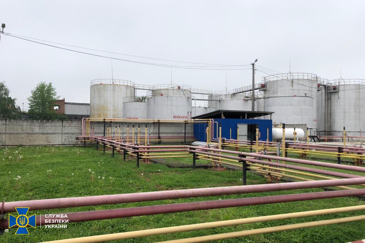 СБУ раскрыла схему контрабанды топлива из Беларуси и России на 100 млн гривен