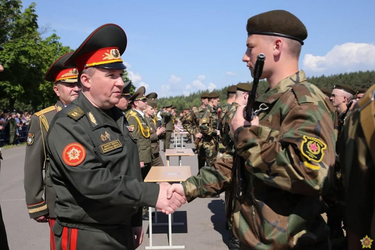 Новобранцы Вооруженных сил Беларуси принесли присягу